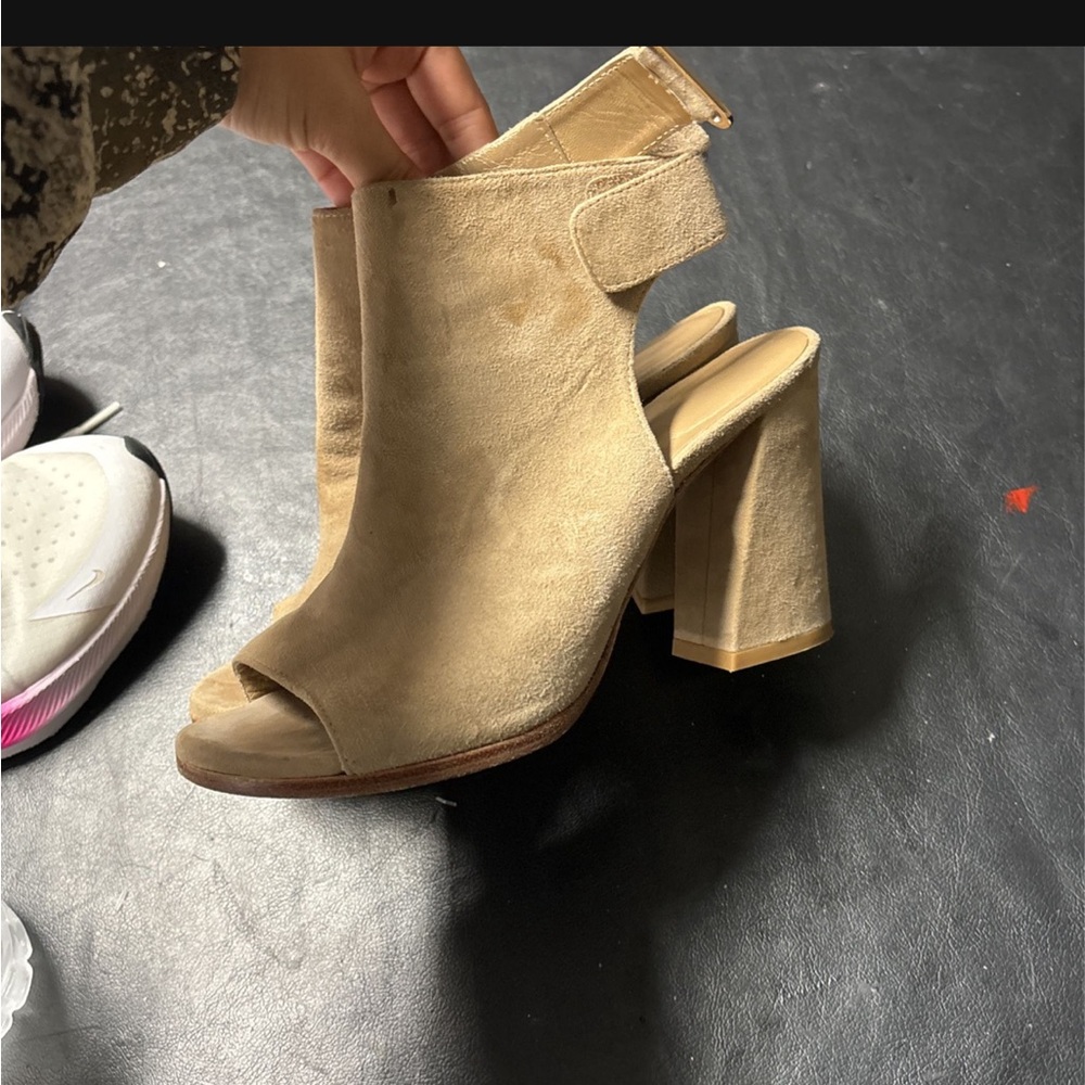 women beige soft heels short designer stuart weitzman